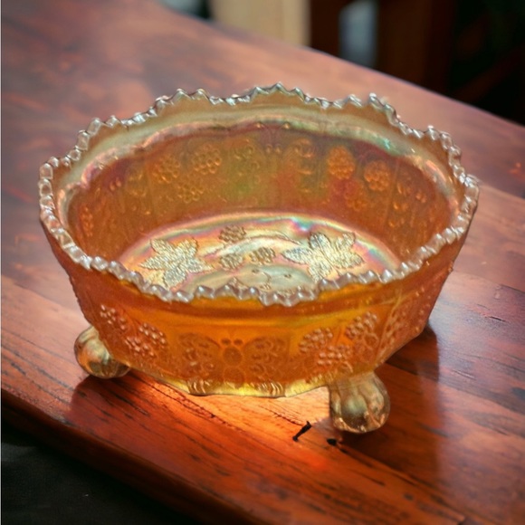 Vintage Fenton Carnival Glass "Butterfly And Berry" Footed Bowl - Picture 11 of 14
